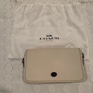 COACH  Turnlock Crossbody - Chalk